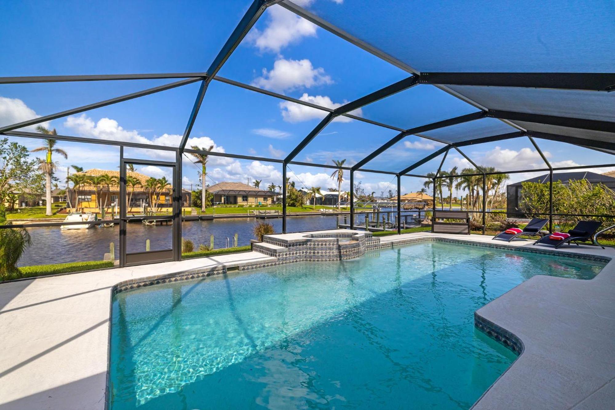 Fully Remodeled Electric-Heated Pool Home On Gulf-Access Canal - Villa Sunny Cape Coral Bagian luar foto