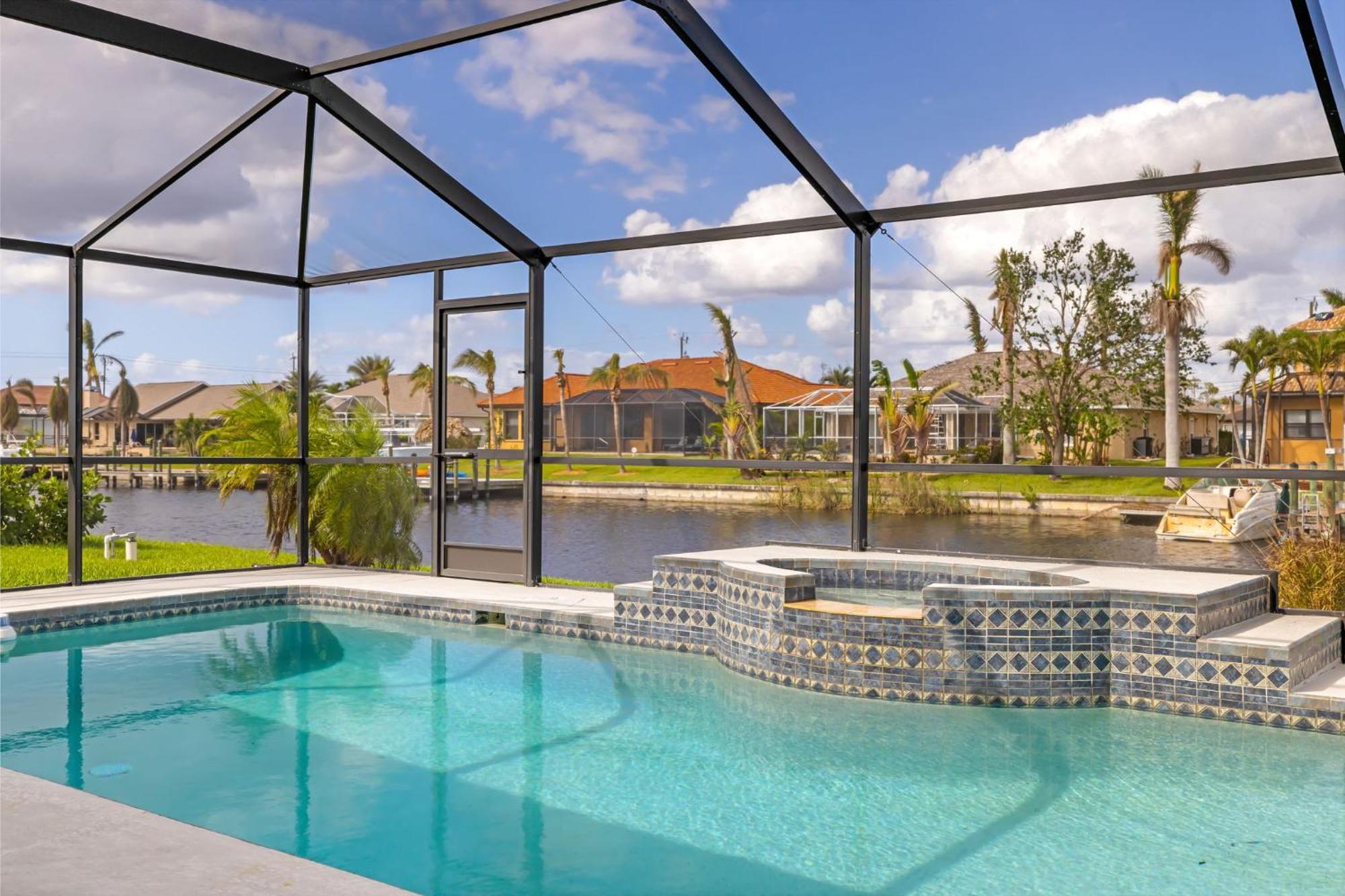 Fully Remodeled Electric-Heated Pool Home On Gulf-Access Canal - Villa Sunny Cape Coral Bagian luar foto