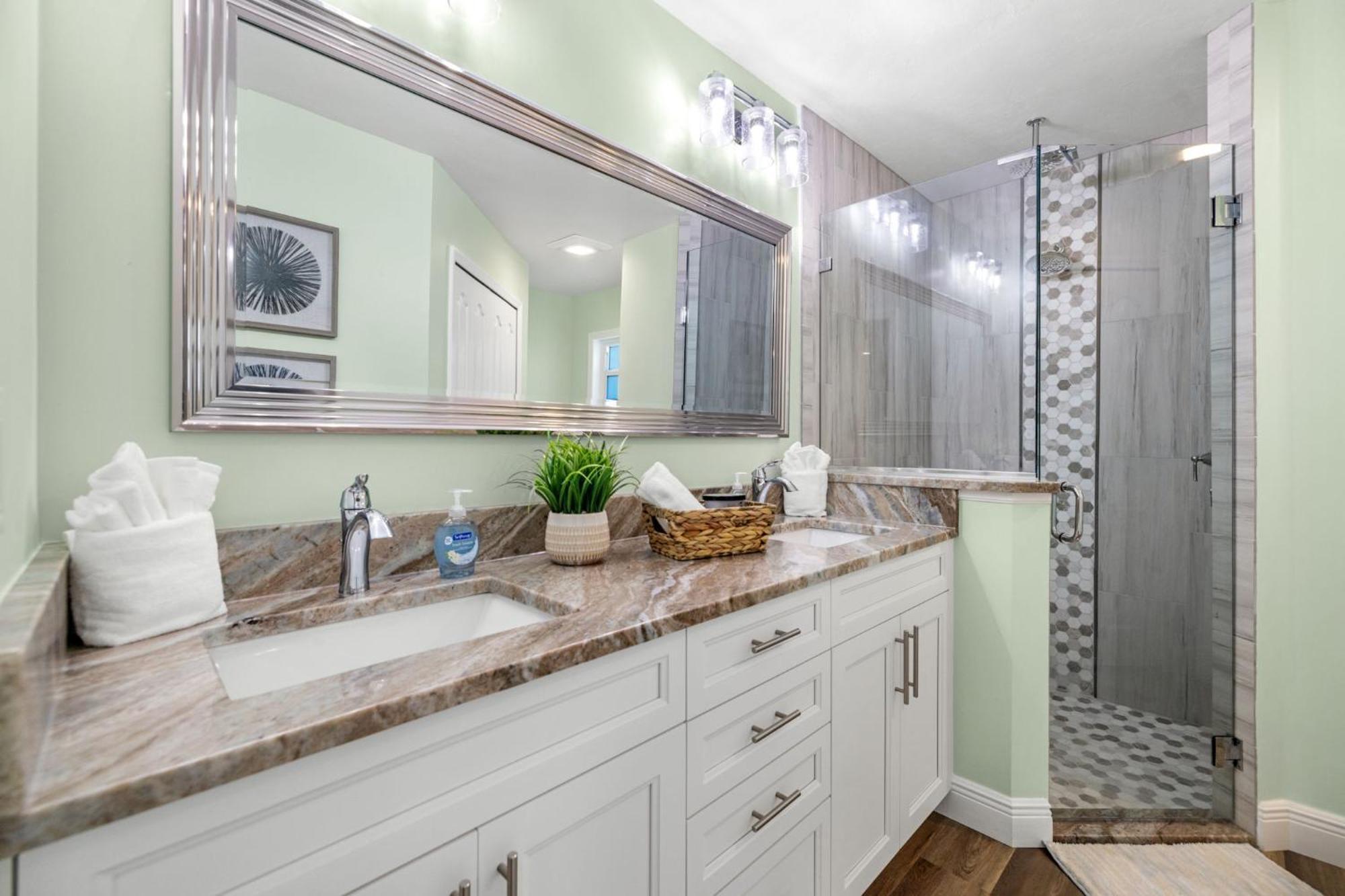 Fully Remodeled Electric-Heated Pool Home On Gulf-Access Canal - Villa Sunny Cape Coral Bagian luar foto