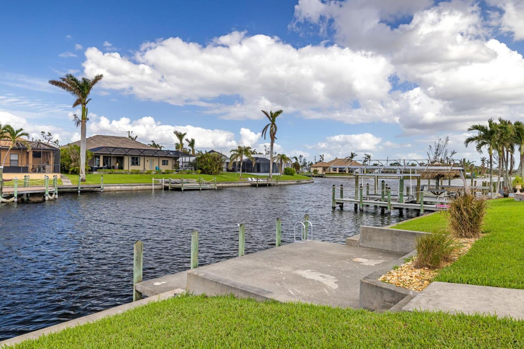 Fully Remodeled Electric-Heated Pool Home On Gulf-Access Canal - Villa Sunny Cape Coral Bagian luar foto